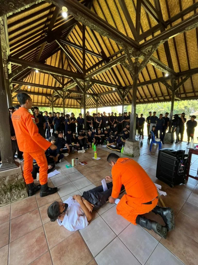 Pendidikan Penanganan Kebakaran Tingkat Dasar Dan Pertolongan Pertama