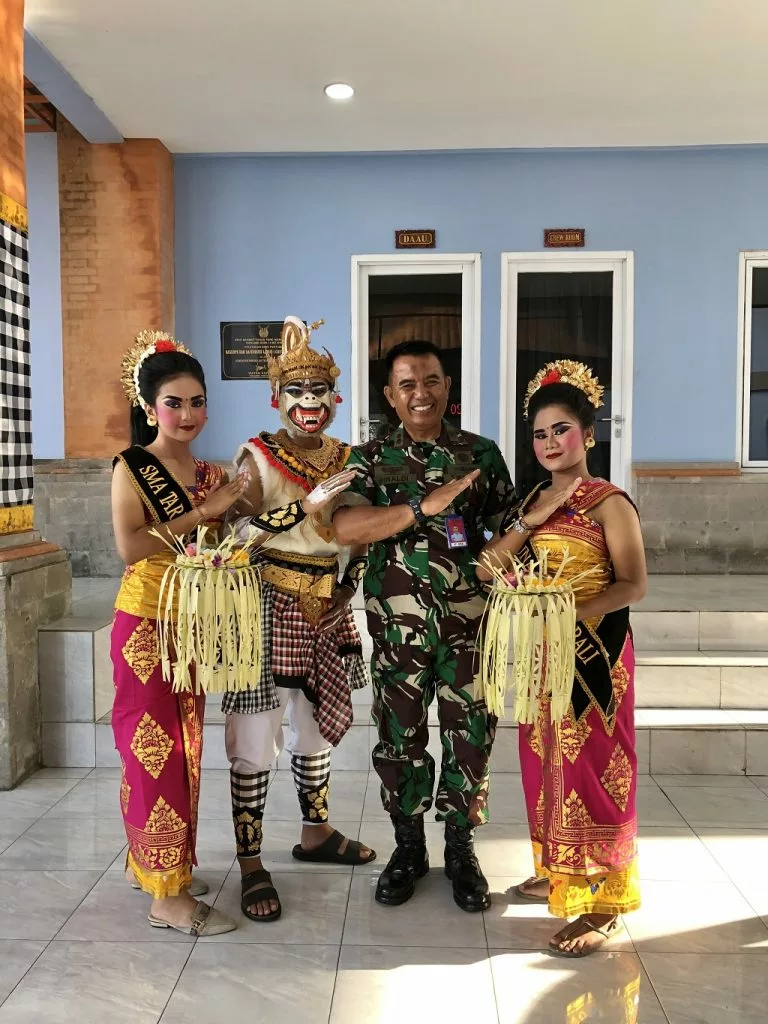 MENDAPAT KESEMPATAN SAMBUT TAMU KENEGARAAN DARI MARKAS BESAR TNI AU REPUBLIK INDONESIA